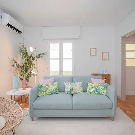 Liiiving In - Alma De Santa Catarina * ポルト